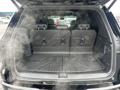 Used 2025 Chevrolet Traverse RS image 48