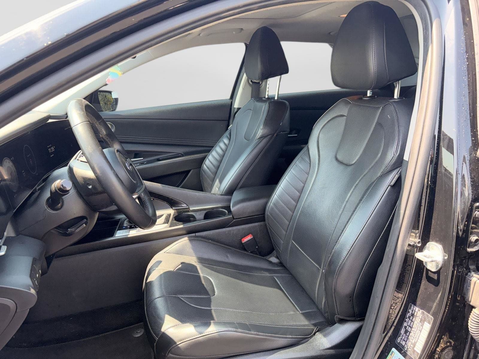 Used 2022 Hyundai Elantra Limited w/ Cargo Package FWD image 9