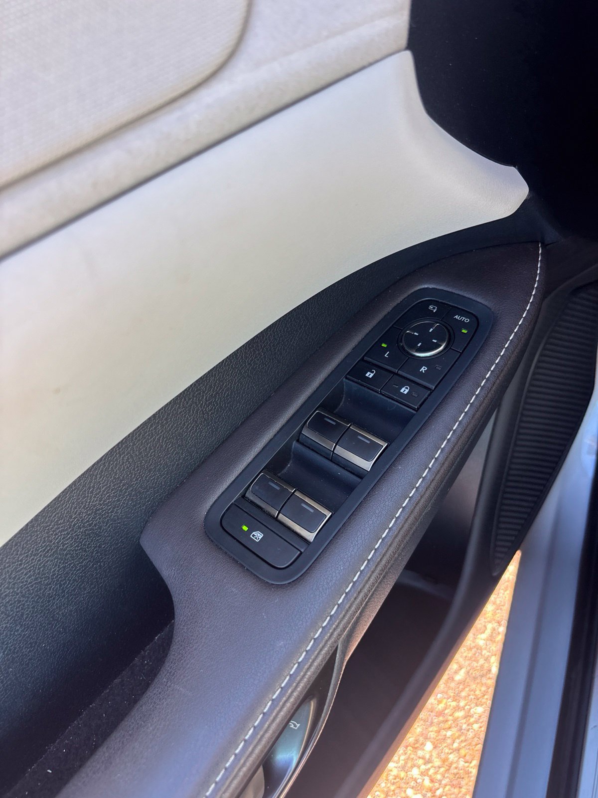 Used 2023 Lexus RX 350 FWD w/ Cold Area Package image 3