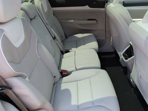 New 2025 Volvo EX90 Plus image 20