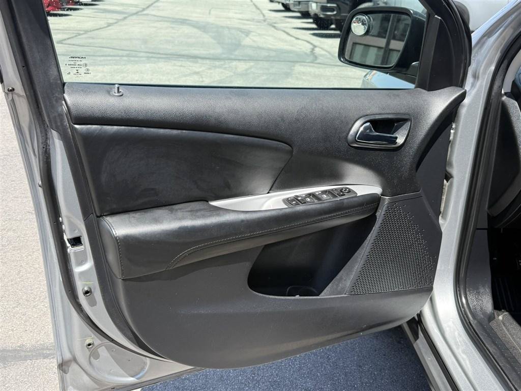 Used 2020 Dodge Journey SE FWD image 15