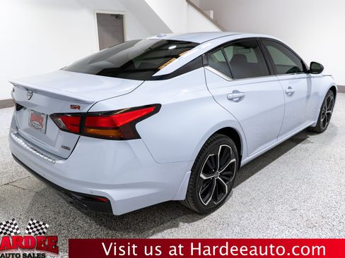 Used 2023 Nissan Altima 2.5 SR w/ SR Premium Package AWD/4WD image 5