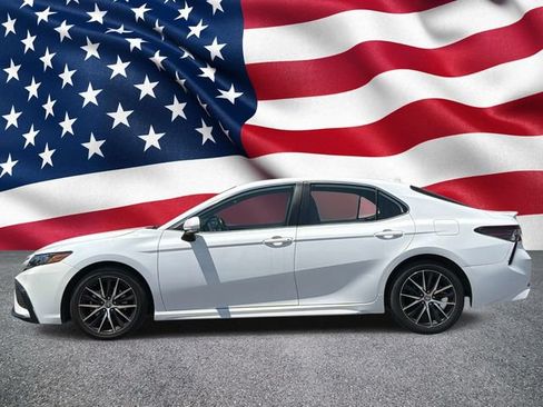 Used 2024 Toyota Camry SE w/ Convenience Package FWD image 13