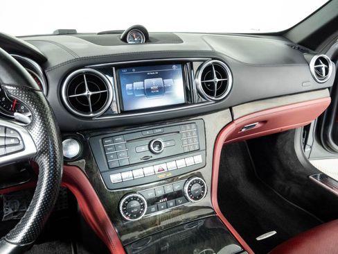 Used 2018 Mercedes-Benz SL 550 image 13