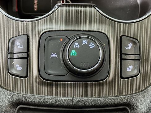 Used 2023 GMC Acadia SLT image 18