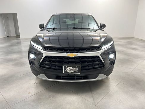 Used 2025 Chevrolet Blazer LT FWD image 3
