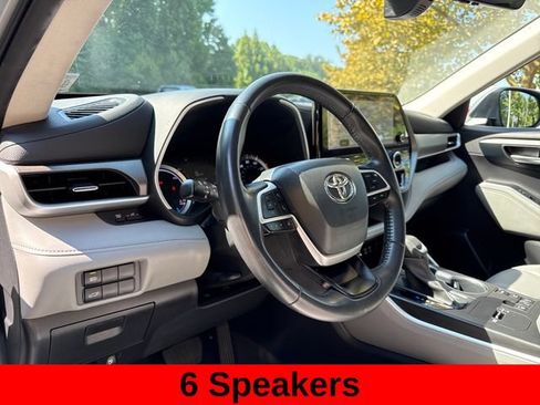 Used 2023 Toyota Highlander XLE AWD/4WD image 15