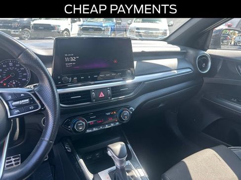 Used 2023 Kia Forte GT-Line FWD image 11