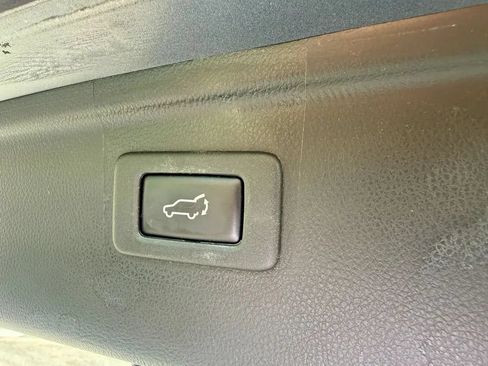 Used 2016 Subaru Outback 2.5i Limited AWD/4WD image 16