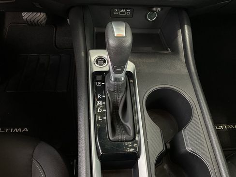 Used 2025 Nissan Altima 2.5 SV FWD image 18