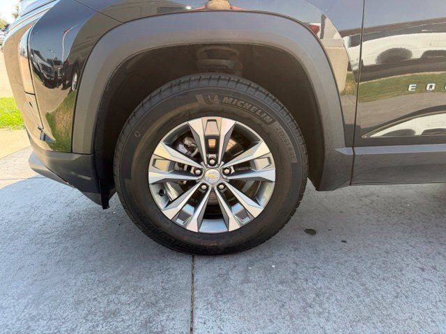 Used 2025 Chevrolet Equinox LT AWD/4WD image 4