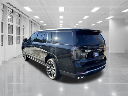New 2026 Chevrolet Suburban High Country image 7