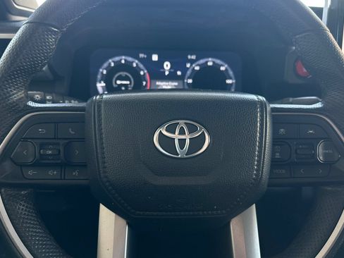Used 2024 Toyota Tacoma TRD Off-Road w/ TRD Off Road Premium Package AWD/4WD image 21