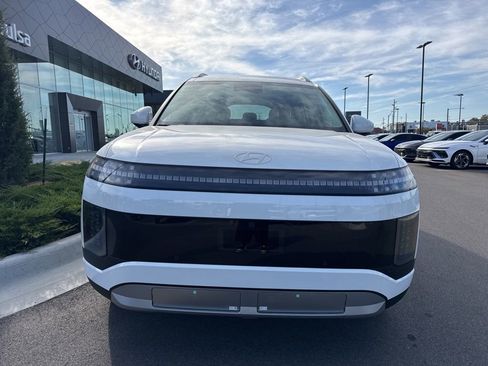 New 2026 Hyundai Ioniq 9 SE AWD/4WD image 2