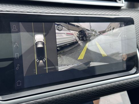 Used 2022 Land Rover Range Rover Velar R-Dynamic S image 23