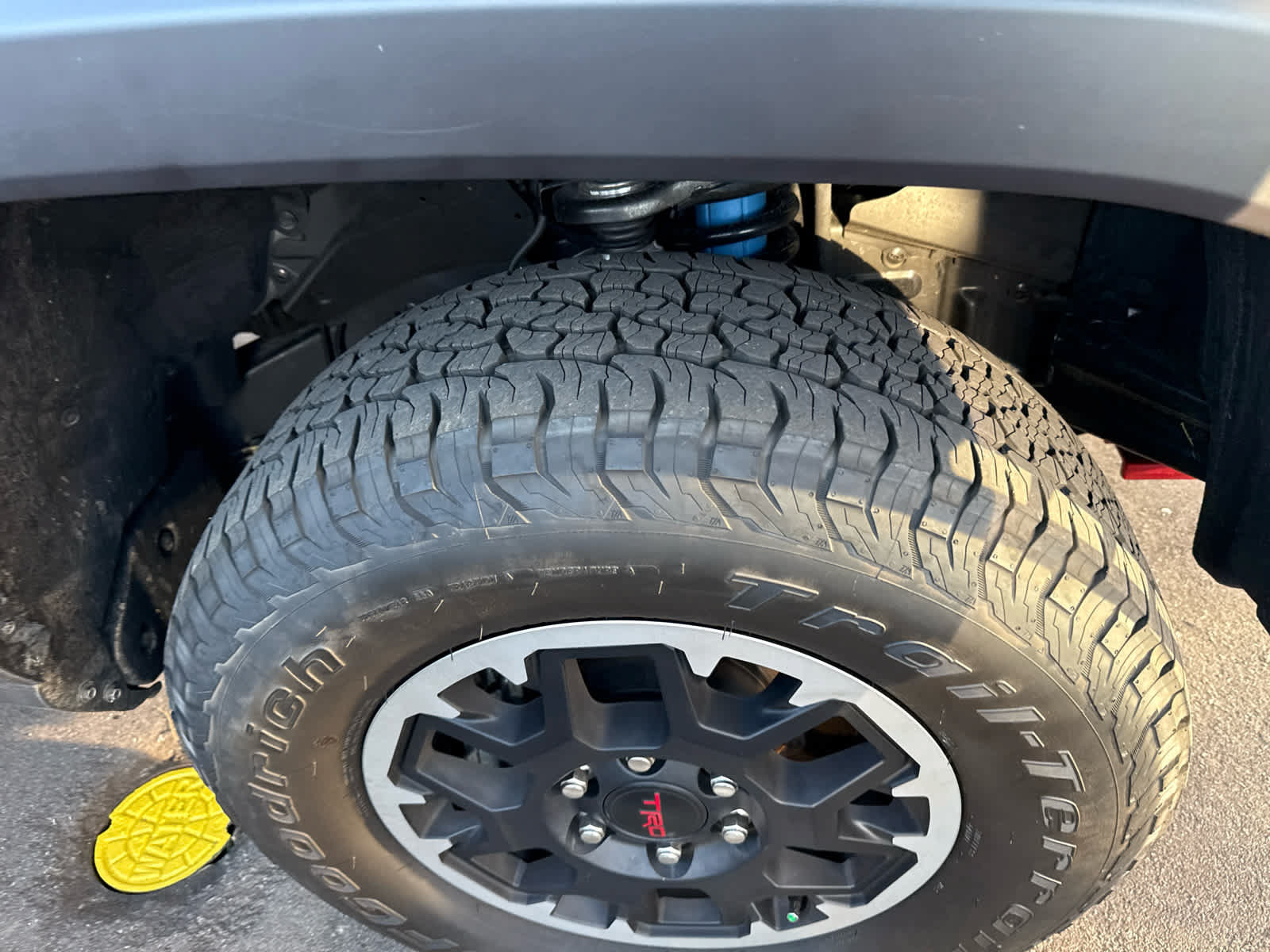 Certified 2025 Toyota Tacoma TRD Off-Road AWD/4WD image 2