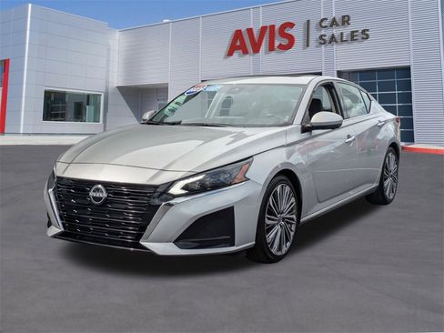 Used 2023 Nissan Altima 2.5 SL image 1