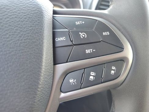 Used 2021 Jeep Cherokee Limited w/ Elite Package image 28