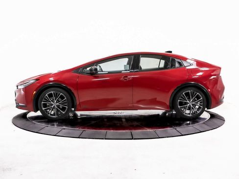Used 2023 Toyota Prius Limited image 2