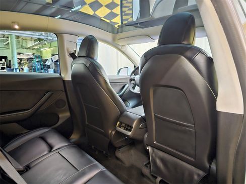 Used 2021 Tesla Model Y Long Range image 15