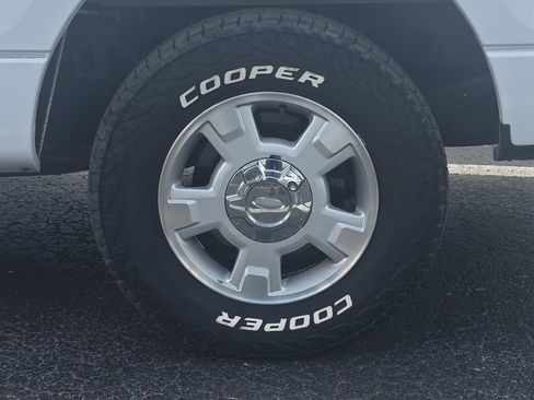 Used 2010 Ford F150 XLT RWD image 32