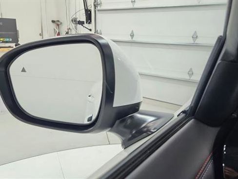 Certified 2025 Nissan Kicks SR image 38