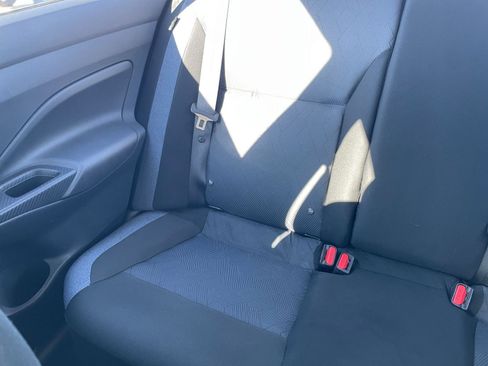 Used 2025 Nissan Versa SV image 38