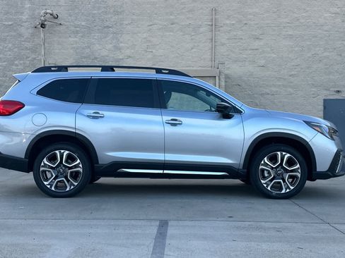 New 2026 Subaru Ascent Limited image 2
