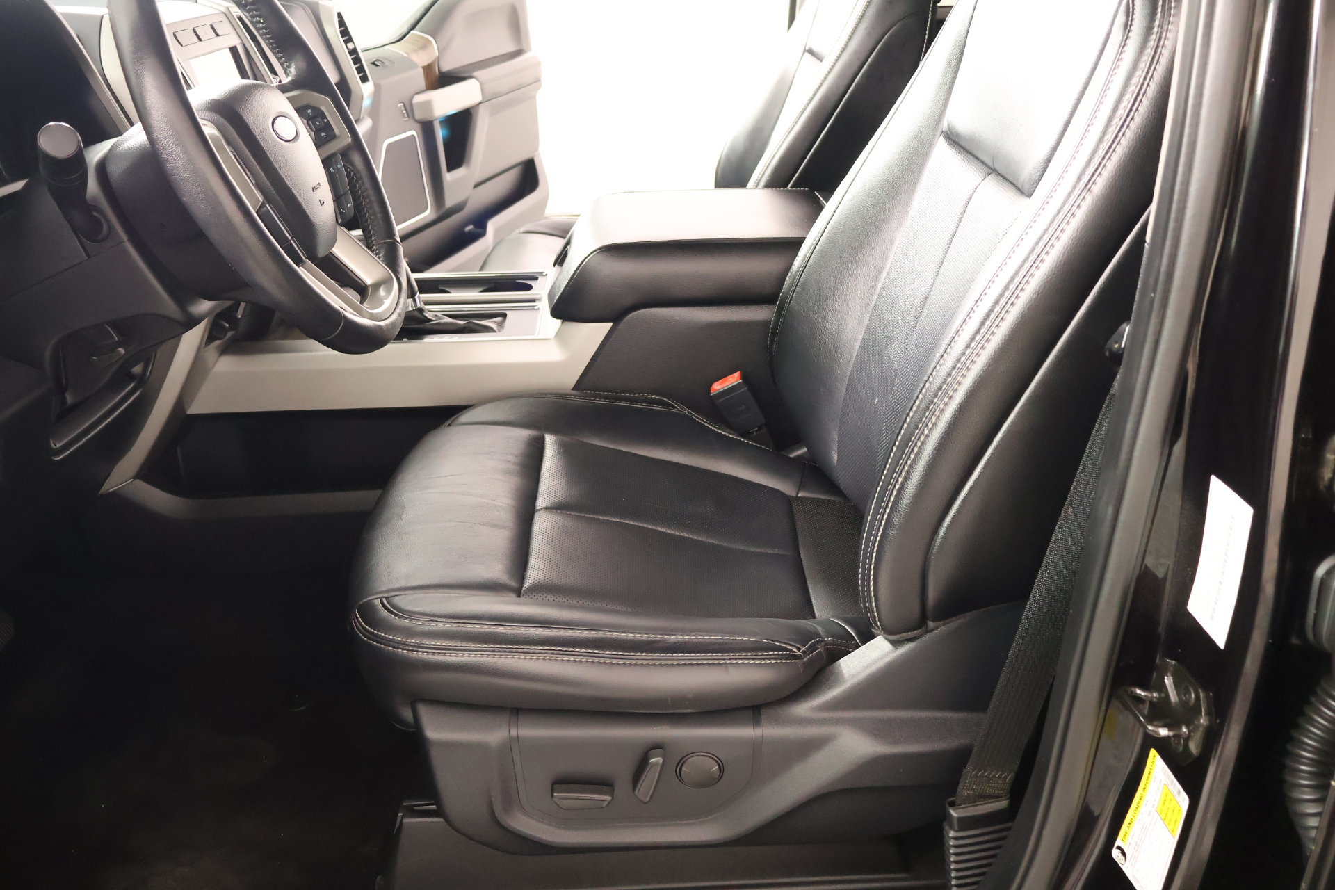 Used 2020 Ford F150 Lariat RWD image 13