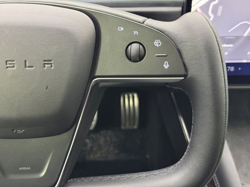 Used 2022 Tesla Model S image 19