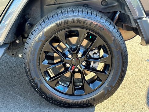 Certified 2022 Jeep Wrangler Unlimited Sahara image 7