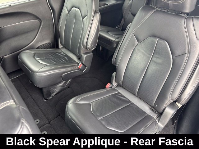 Used 2018 Chrysler Pacifica Touring-L w/ Premium Audio Group FWD image 25