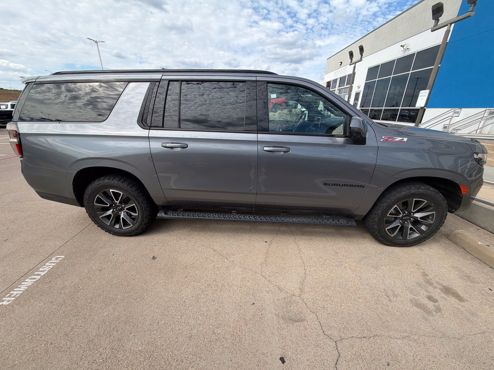 Used 2021 Chevrolet Suburban Z71 w/ Z71 Off-Road Package AWD/4WD image 23