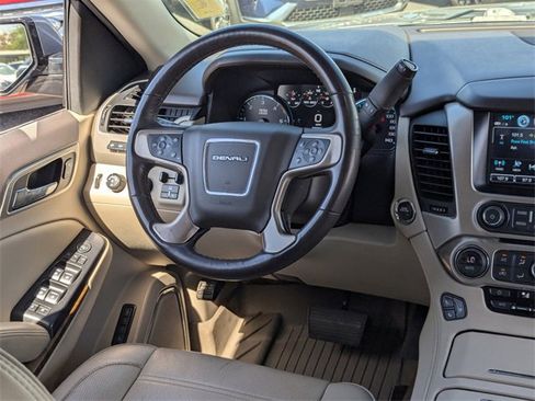 Used 2020 GMC Yukon Denali w/ Denali Premium Package image 15
