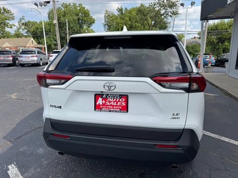 Used 2023 Toyota RAV4 LE AWD/4WD image 7