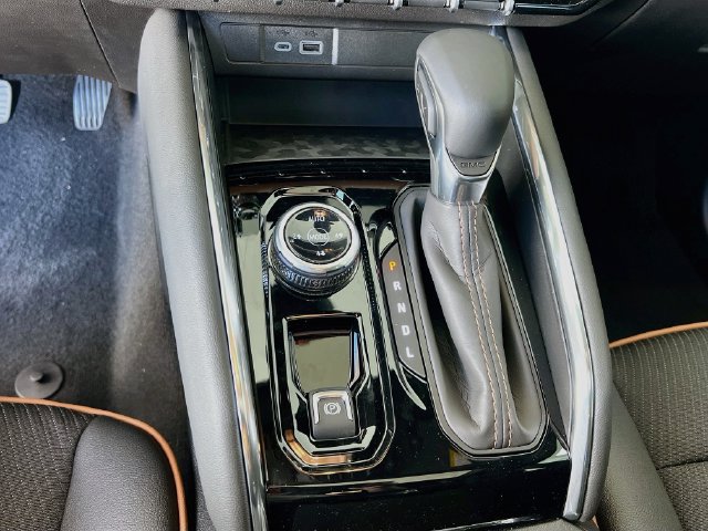New 2026 GMC Canyon AT4 w/ Technology Plus Package AWD/4WD image 12