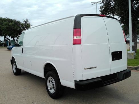 Used 2020 Chevrolet Express 2500 w/ Driver Convenience Package RWD image 14