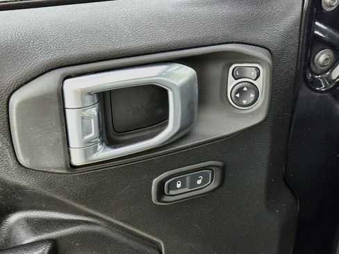 Used 2021 Jeep Wrangler Unlimited Sport AWD/4WD image 19