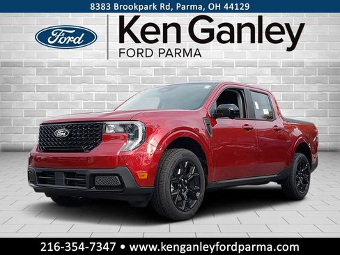 New 2025 Ford Maverick Lariat w/ Black Appearance Package image 1