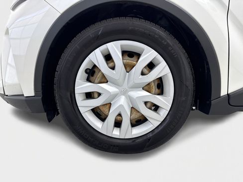 Used 2020 Toyota C-HR LE image 48