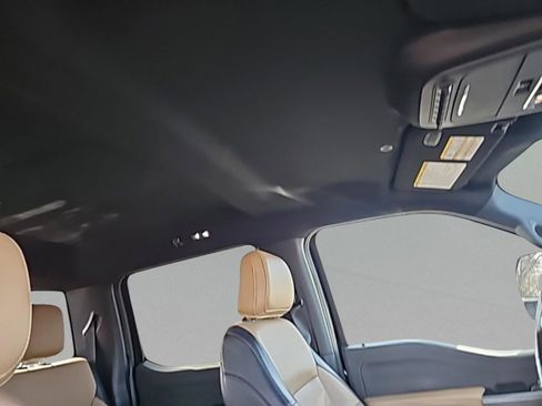 Used 2024 Ford F450 Lariat w/ Chrome Package image 38