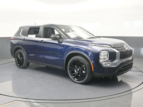 Used 2023 Mitsubishi Outlander SE image 8