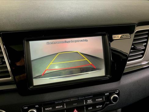 Used 2018 Kia Niro Touring FWD image 20