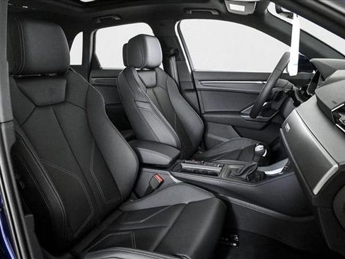 New 2025 Audi Q3 2.0T Premium image 11