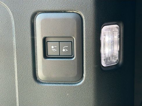 Used 2020 Land Rover Defender 110 X AWD/4WD image 46