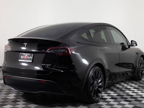Used 2024 Tesla Model Y Performance image 7