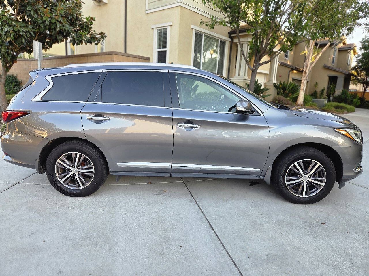 Used 2018 INFINITI QX60 Luxe w/ Premium Plus Package AWD/4WD image 10