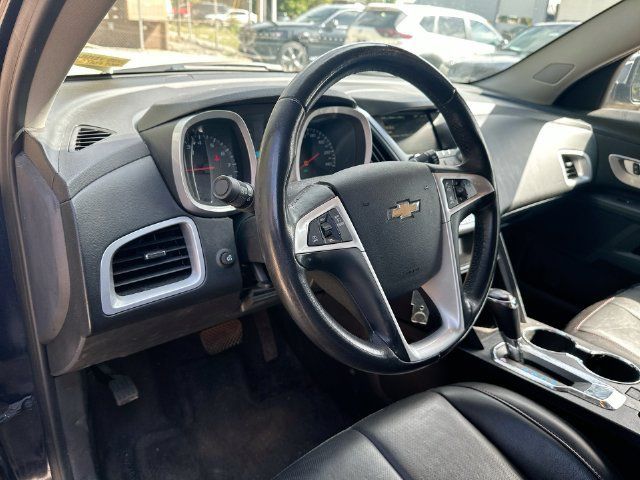 Used 2017 Chevrolet Equinox Premier w/ Enhanced Convenience Package AWD/4WD image 12