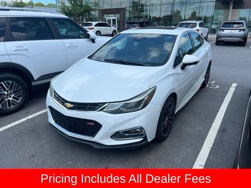 Used 2017 Chevrolet Cruze Premier FWD image 2