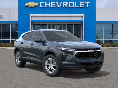 New 2026 Chevrolet Trax LS FWD image 7